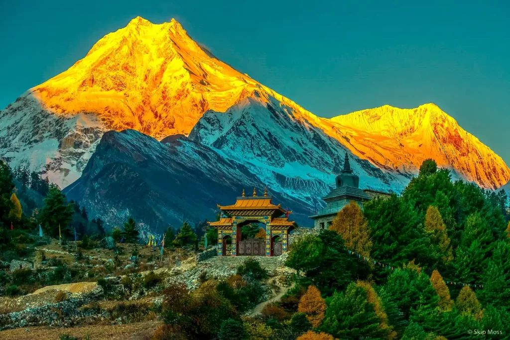 Manaslu trek Guide